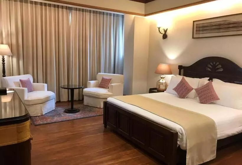 ホテル The Shillong Address