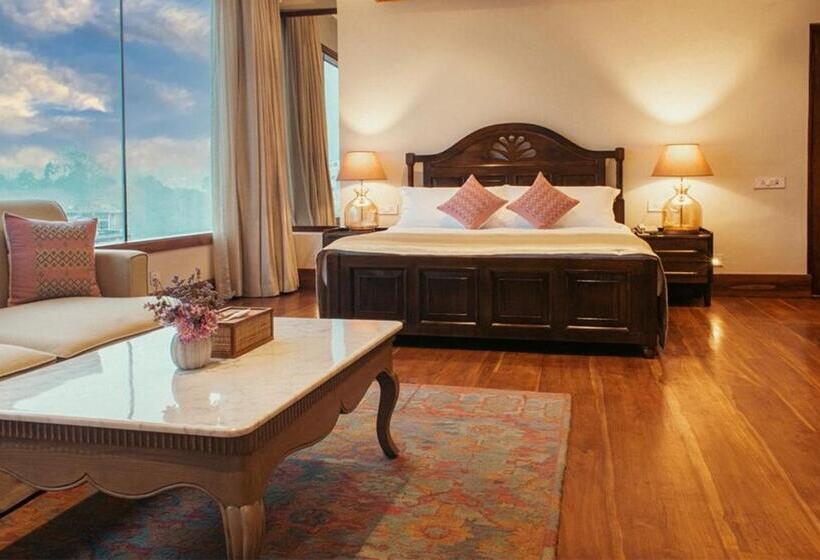 فندق The Shillong Address