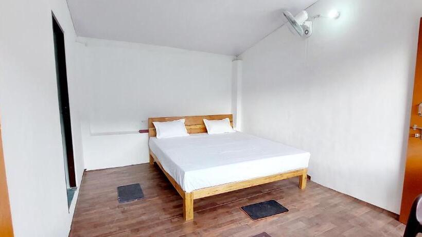 هتل Traditional Kumaoni Farm Stay