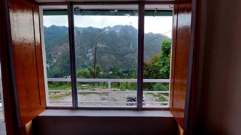 هتل Traditional Kumaoni Farm Stay