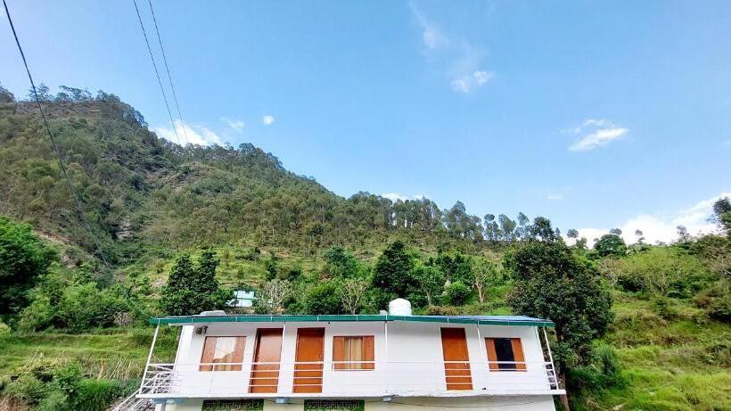 هتل Traditional Kumaoni Farm Stay
