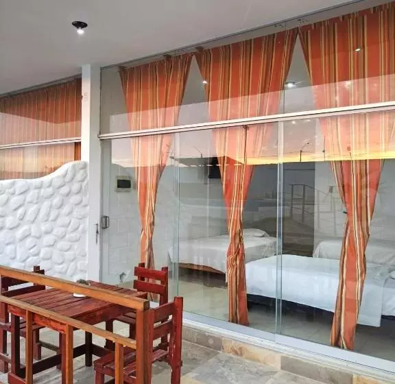 هتل Zorritos Backpackers
