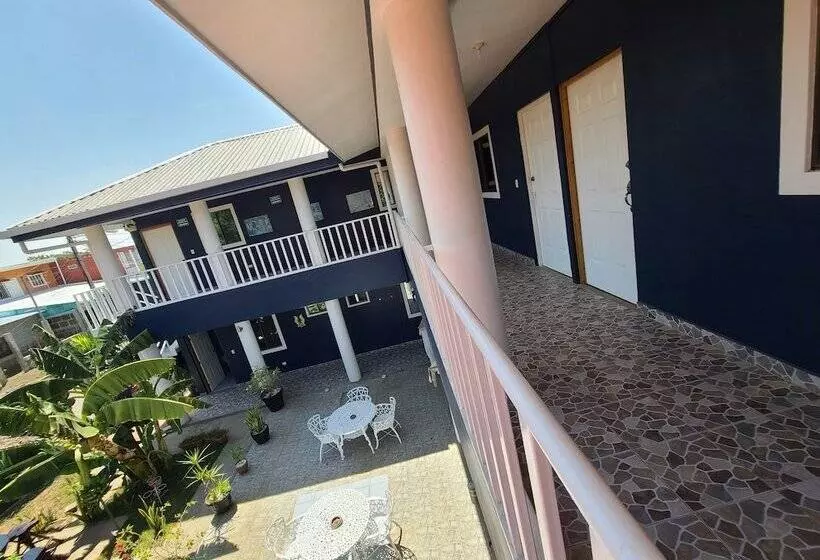 Hotelli Montecristi Near The Airport