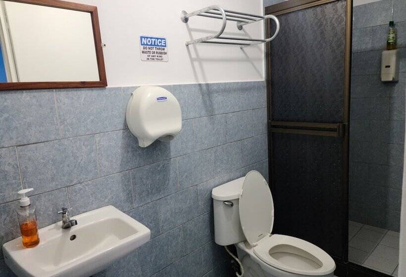 هتل Montecristi Near The Airport