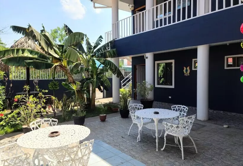 Hotelli Montecristi Near The Airport