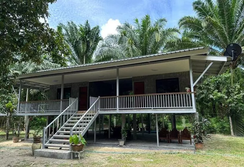 Majatalo บ้านสวนริมธาร โฮมสเตย์ ท้ายเหมือง พังงา