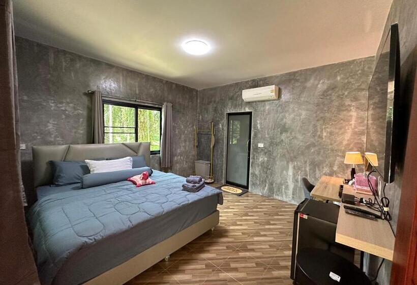 펜션 บ้านสวนริมธาร โฮมสเตย์ ท้ายเหมือง พังงา