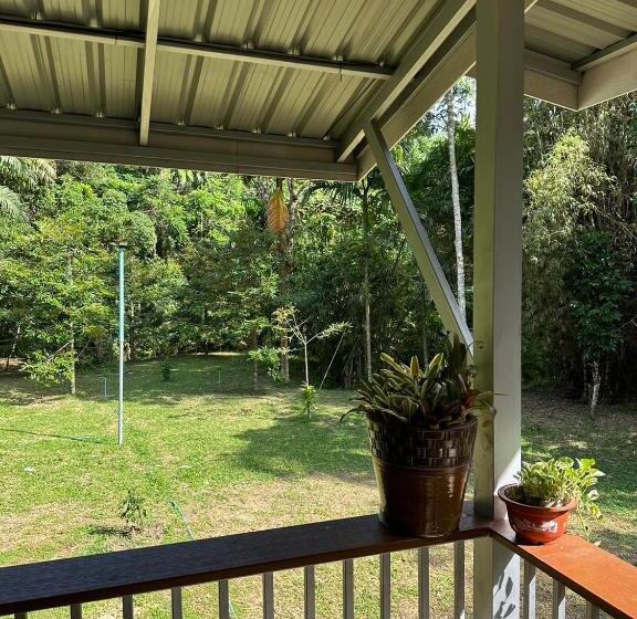 펜션 บ้านสวนริมธาร โฮมสเตย์ ท้ายเหมือง พังงา