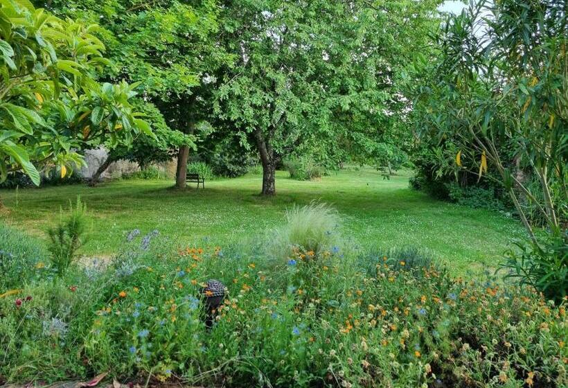 بنسيون Chambre Nature Mondavezan