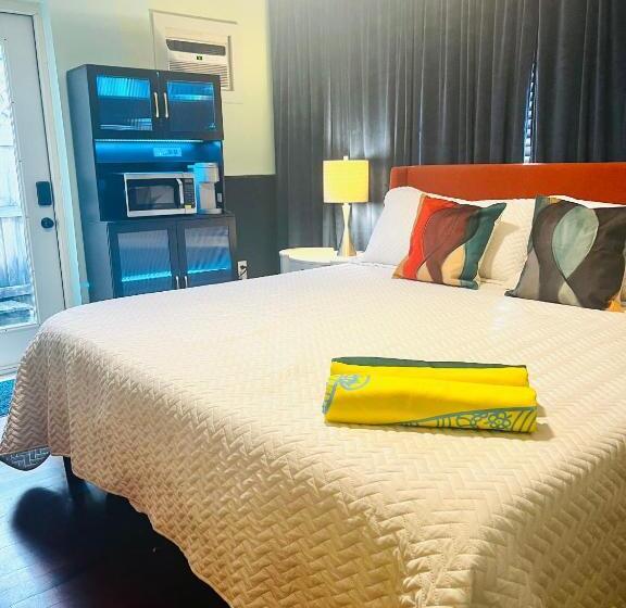 پانسیون Large Gay Men S 1 Bedroom W Gameroom Heated Pool Clothing Optional