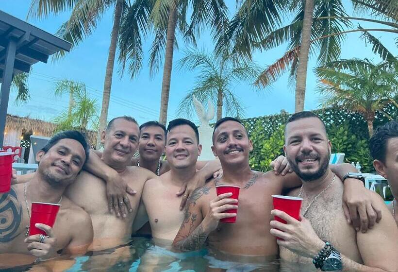 پانسیون Large Gay Men S 1 Bedroom W Gameroom Heated Pool Clothing Optional