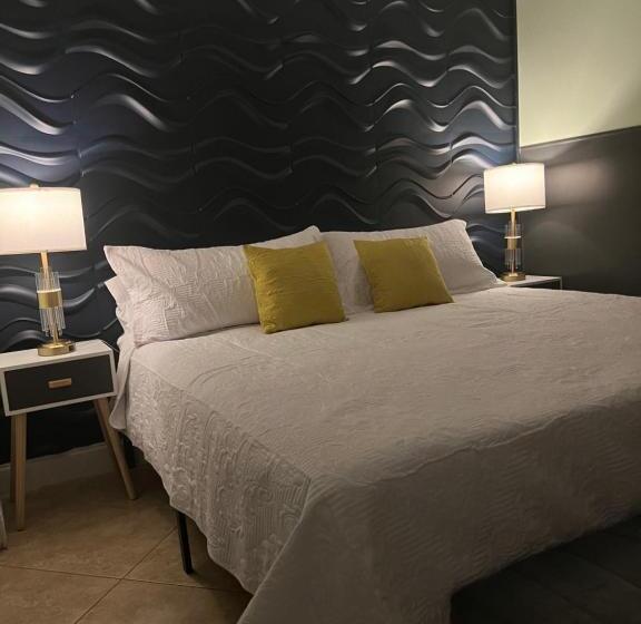 پانسیون Large Gay Men S 1 Bedroom W Gameroom Heated Pool Clothing Optional