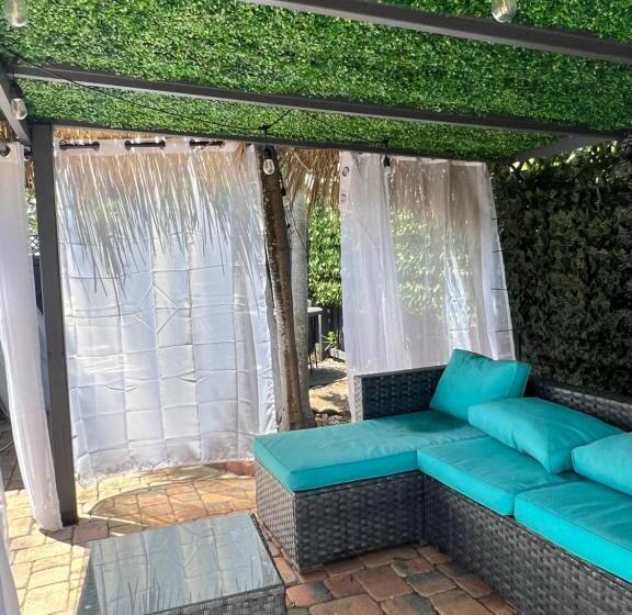 پانسیون Large Gay Men S 1 Bedroom W Gameroom Heated Pool Clothing Optional