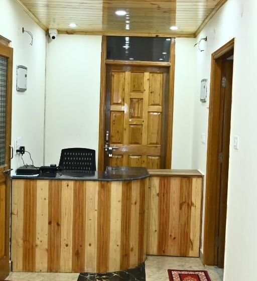 פנסיון Oakswood B&b