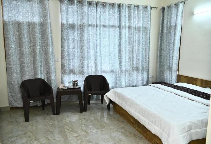 פנסיון Oakswood B&b