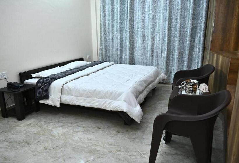 פנסיון Oakswood B&b