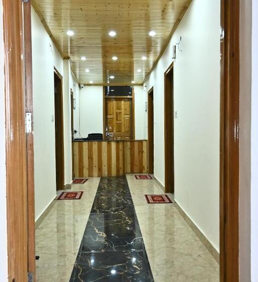 פנסיון Oakswood B&b