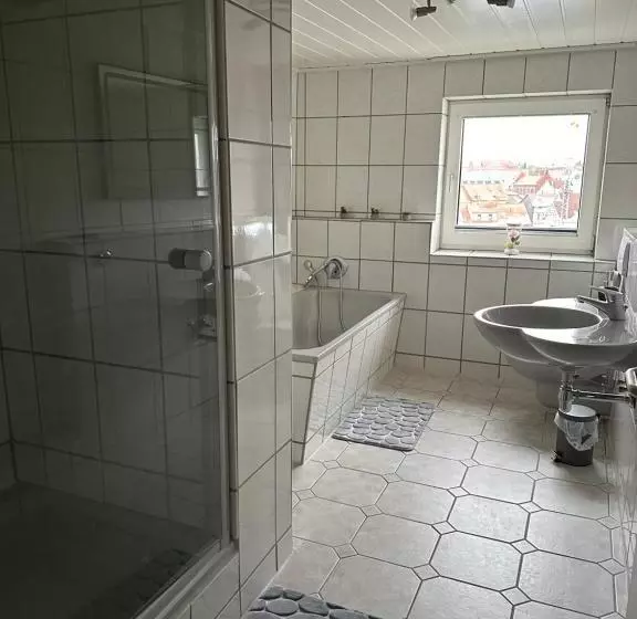 Pension Hotel Leinefelde Am Bahnhof