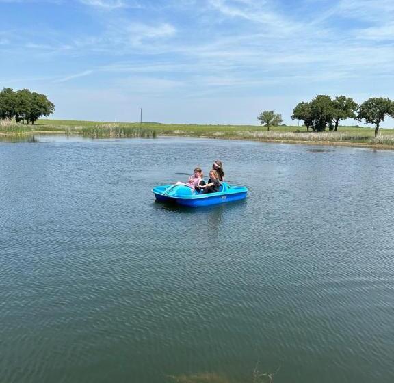 منتجع Painted Lakes Ranch