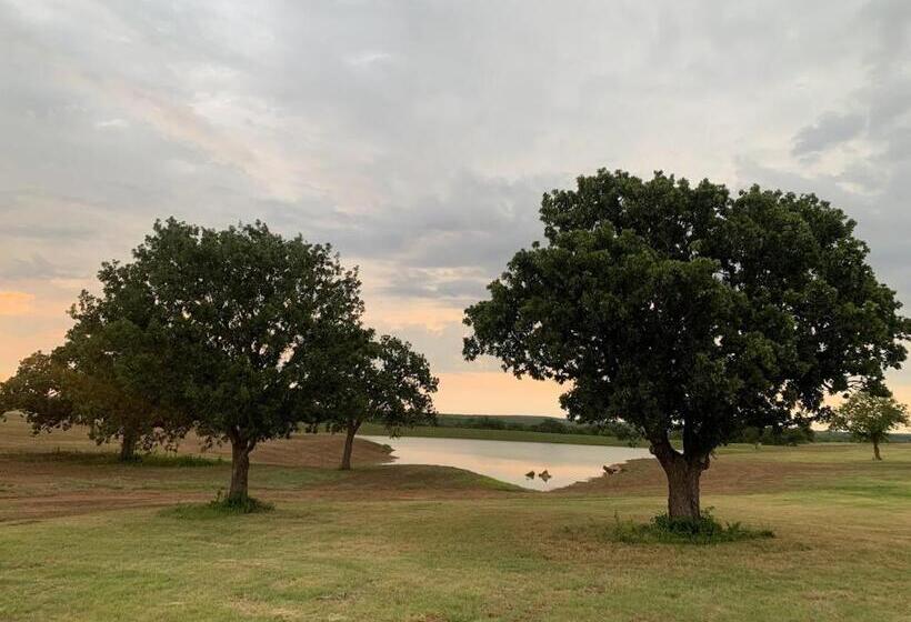 אתר נופש Painted Lakes Ranch