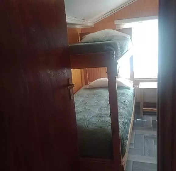 Retkeilymaja Isla Yu Backpacker