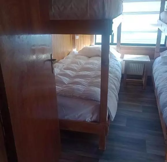 Retkeilymaja Isla Yu Backpacker