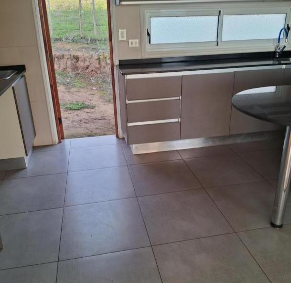 تختخواب و صبحانه Azul Petroleo