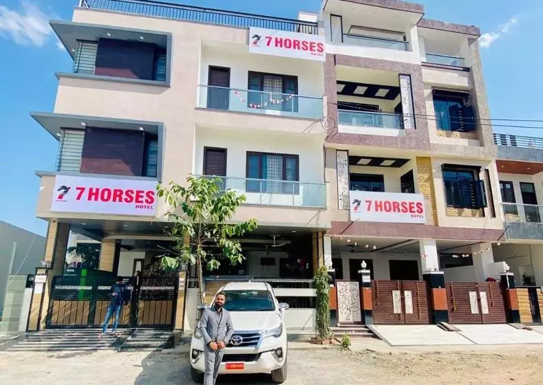 ホテル 7horses