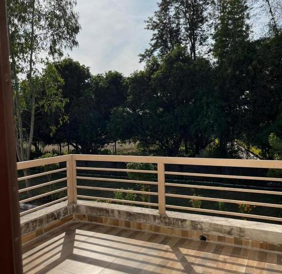 هتل Amazing Aryavan Resort