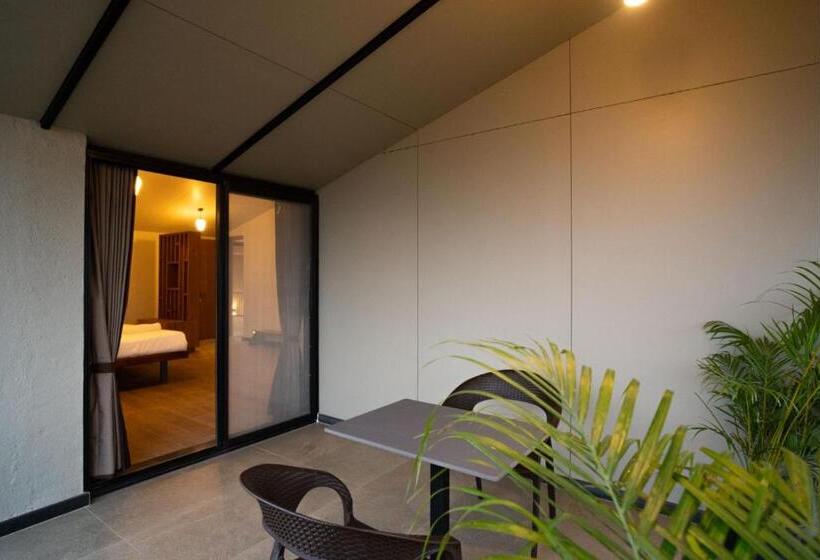 Hotel Bliss Nirvana Resort