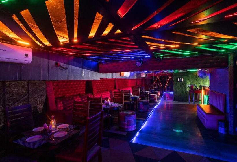 בית מלון כפרי Kareda Regency