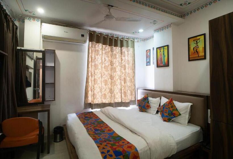 בית מלון כפרי Kareda Regency