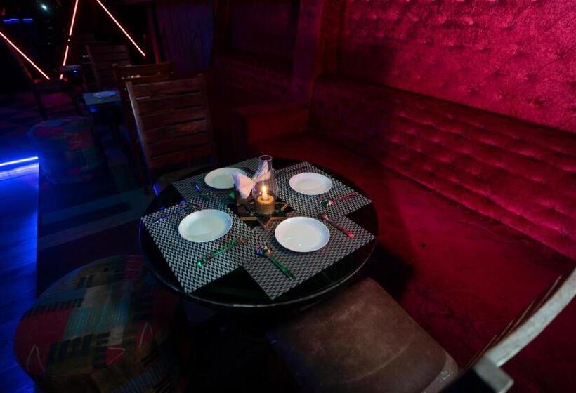 בית מלון כפרי Kareda Regency