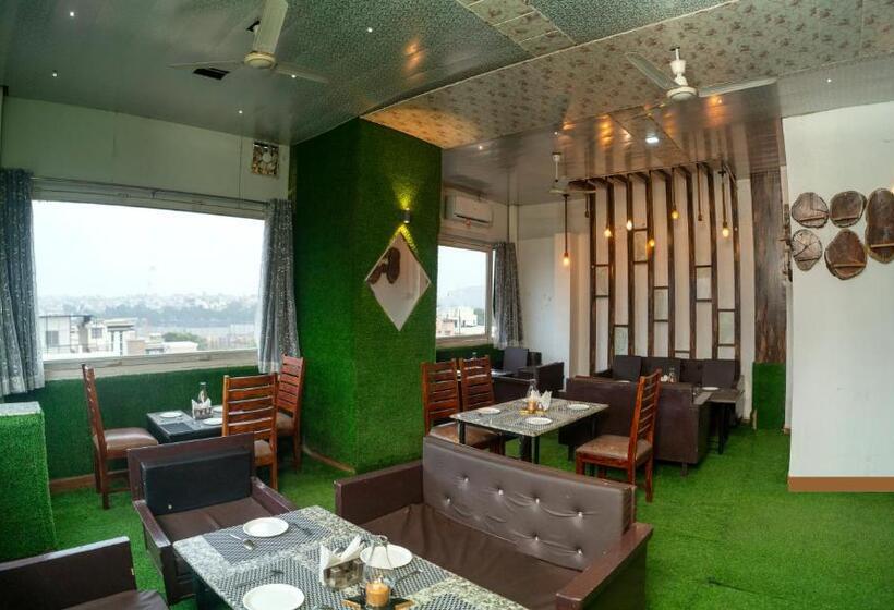 בית מלון כפרי Kareda Regency