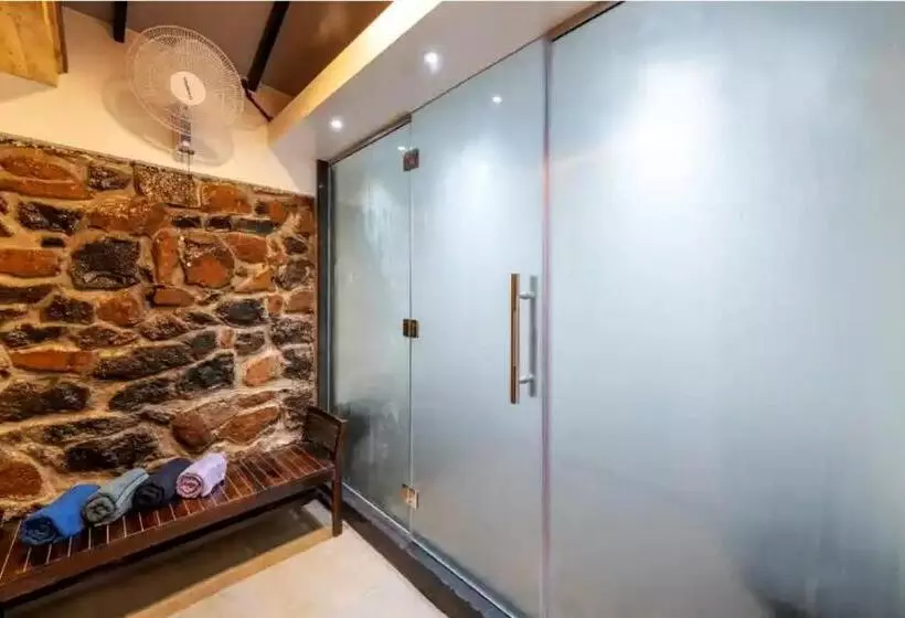 Hotelli Parnakuti Villa