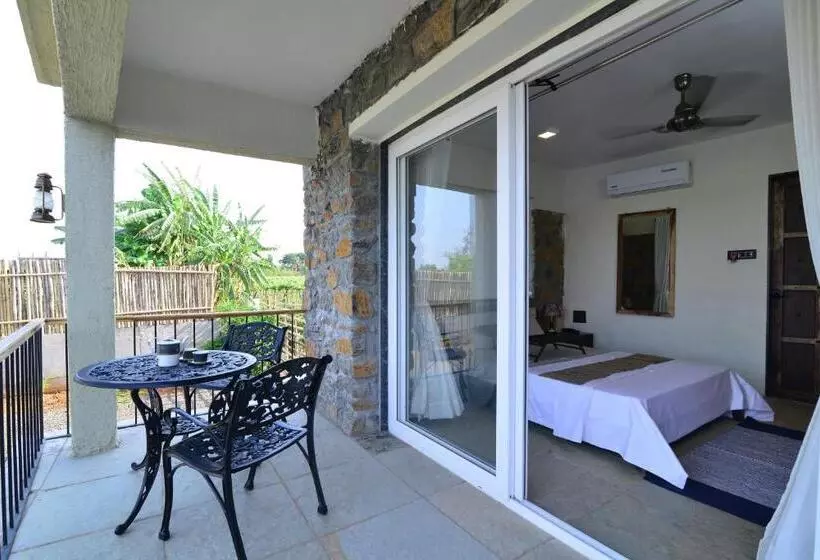 Hotelli Parnakuti Villa