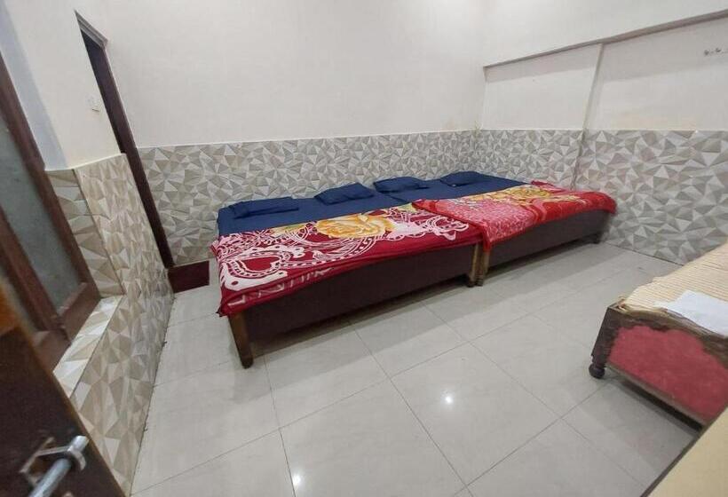 בית מלון כפרי Trisolaris