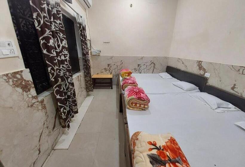 בית מלון כפרי Trisolaris