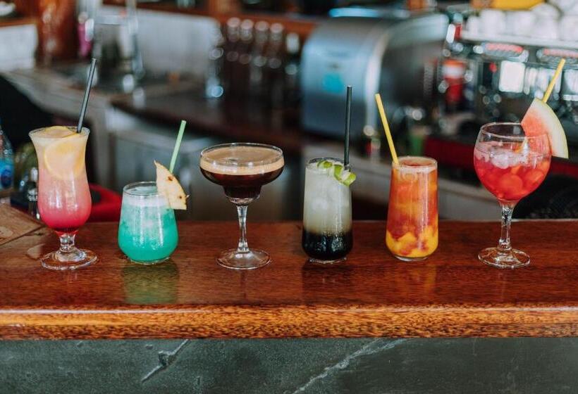 בית מלון כפרי Zangreen Bungalows