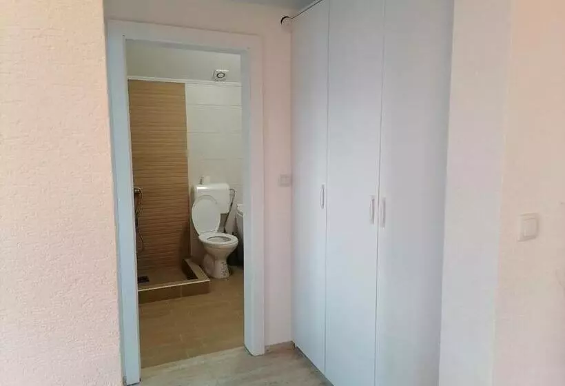 پانسیون Apartmani Lane 1