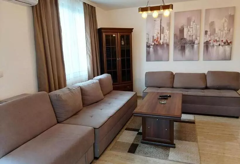 پانسیون Apartmani Lane 1