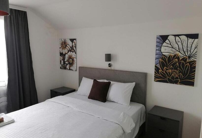 پانسیون Apartmani Lane 1