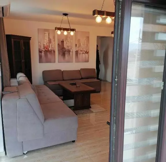 پانسیون Apartmani Lane 1