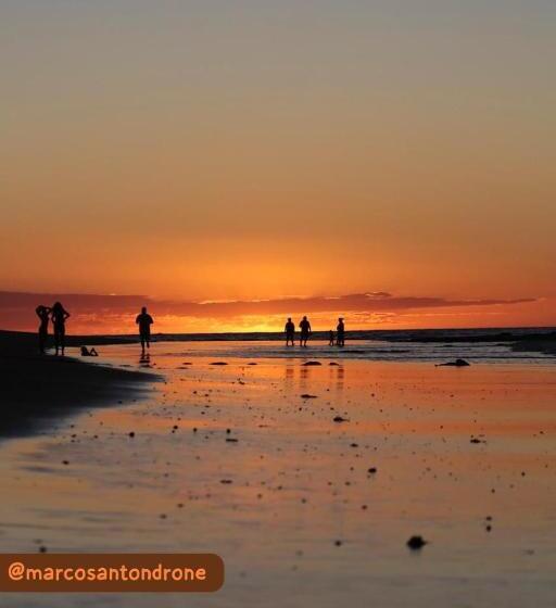 پانسیون Flor De Cacto Beach Home