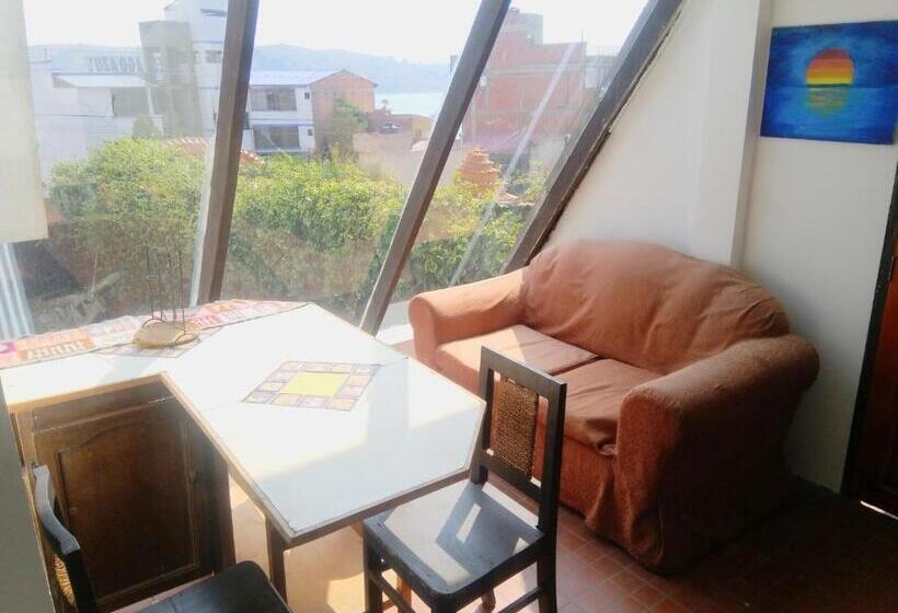 پانسیون Lake Chalet