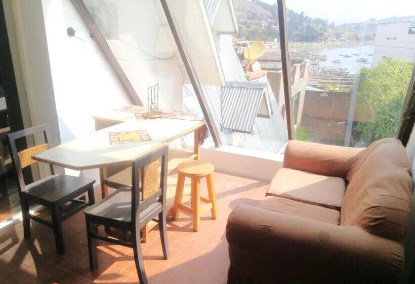 پانسیون Lake Chalet