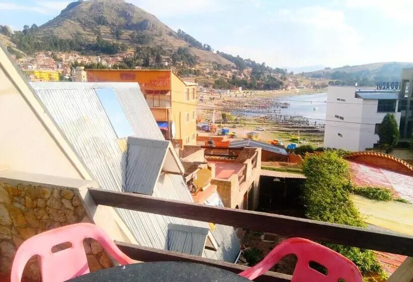 پانسیون Lake Chalet