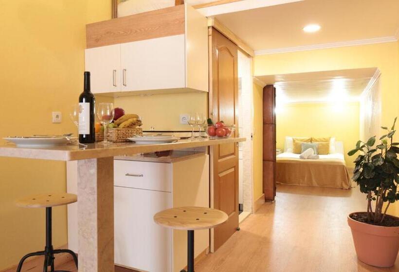 بنسيون Lx Factory Guest House