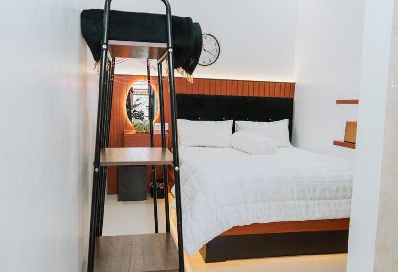 פנסיון Nginapdipadang, Parkit House, Near Universitas Negeri Padang, 10mins Padang Beach