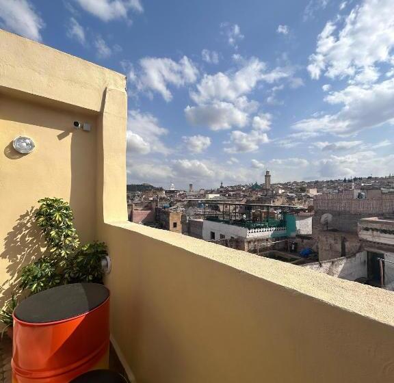 膳宿费 Riaad Hamad